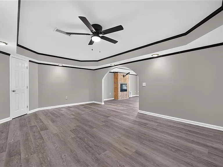 437 Waterbury Way — Photo 36