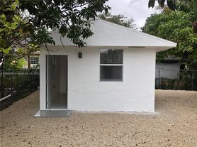 179 NW 69th St, Miami, FL