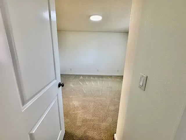 11046 SW Adele Dr — Photo 32