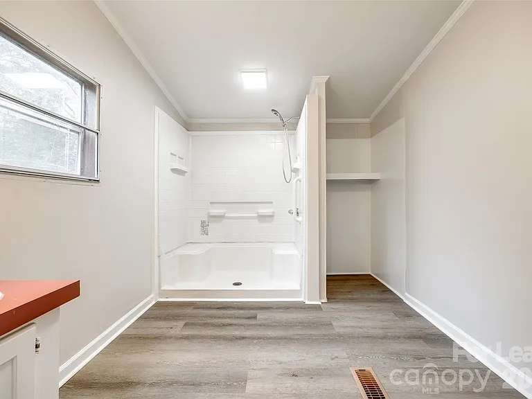 128 Summerglen Dr — Photo 15
