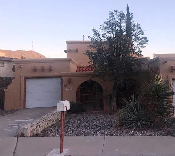2 bed, 1.5 bath, 1140 sqft, $1,300 — Photo 2