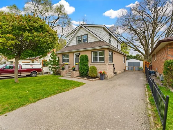 60 Avenue Rd, Cambridge, ON N1R 1B9