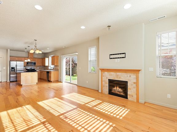 5th image of 16783 SW 136th Ave