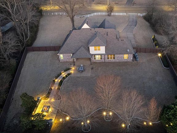 3rd image of 4443 Fleming Rd