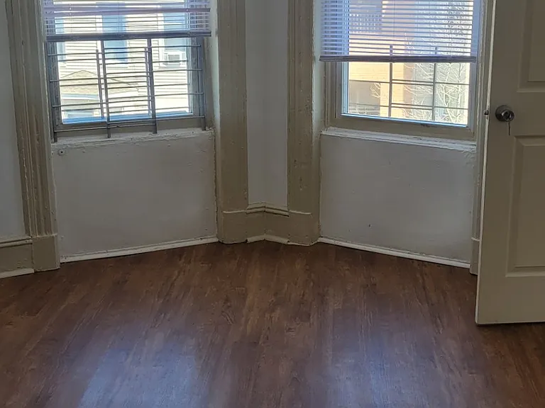 360 54th St #3A — Photo 6