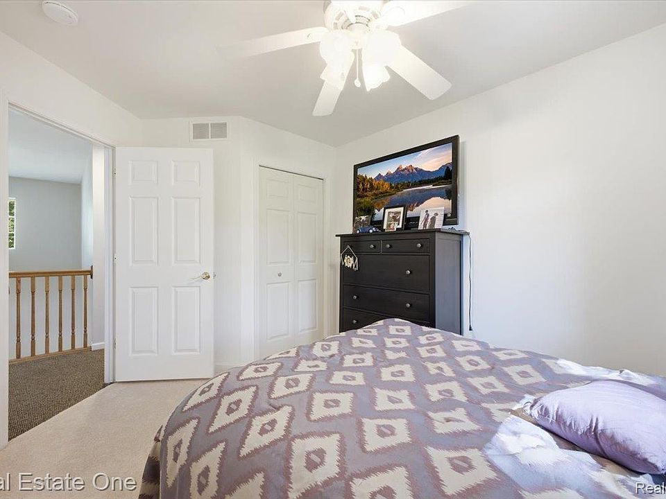 2475 Horace St, photo 29