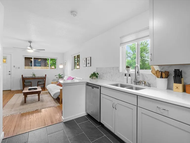 3246 N Columbine St — Photo 15