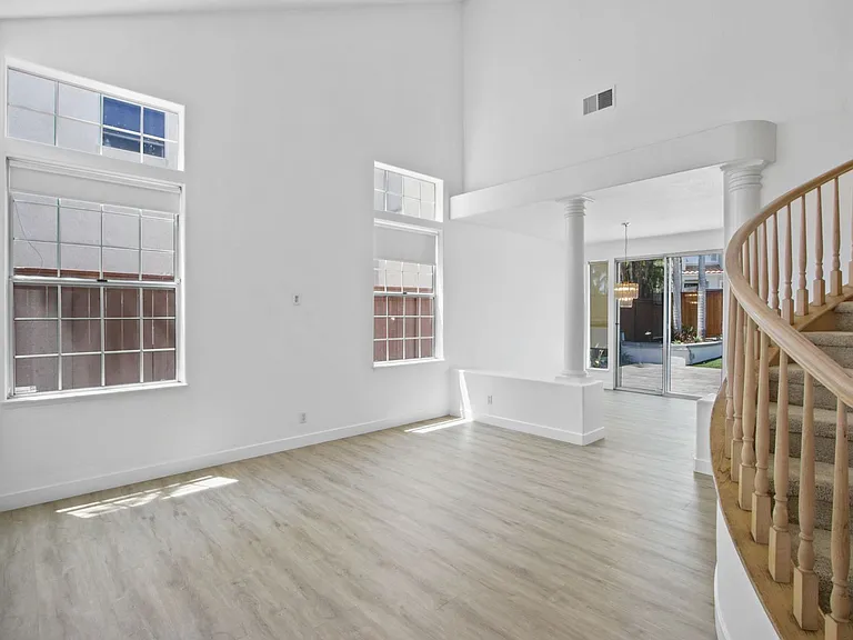 1801 Capetown Cir — Photo 4