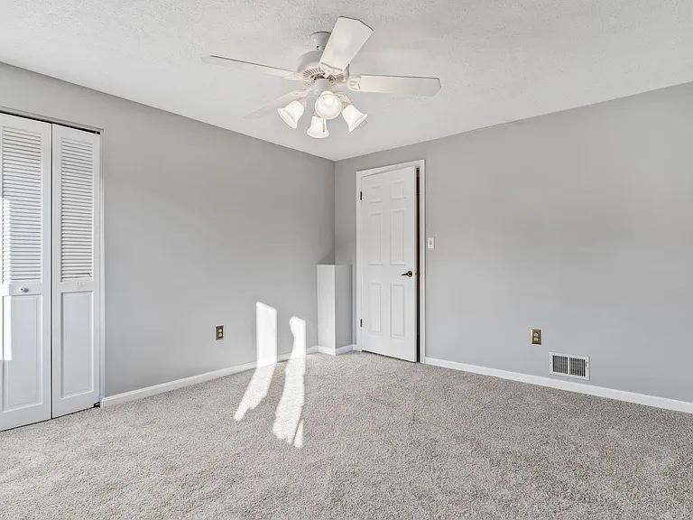 104 Erin Ct — Photo 20