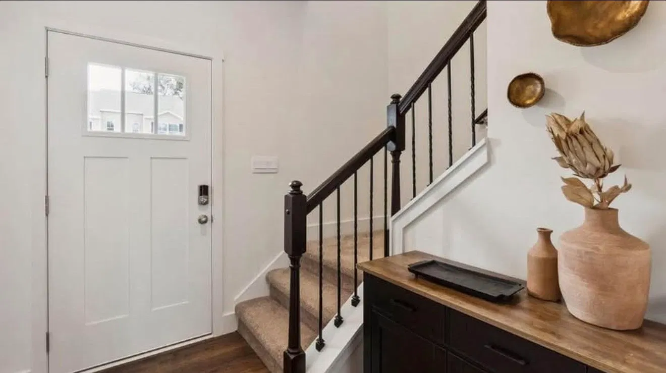 3 bed, 1381 sqft, $2,650 — Photo 3