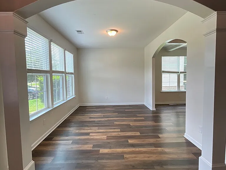 109 Redrock Ct — Photo 3