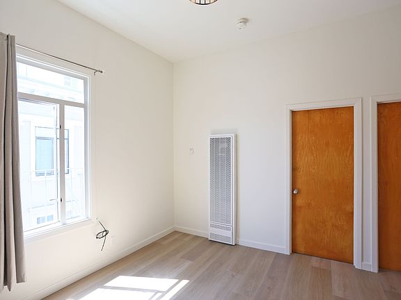 2nd image of 546 Green St APT 6