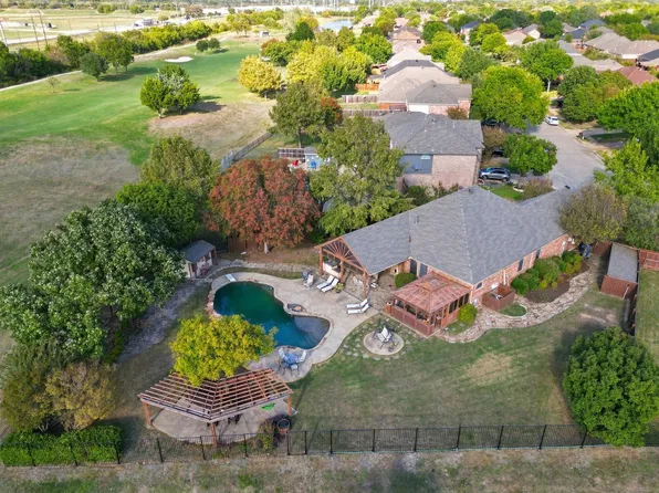 10717 Wolfcreek Ln, Rowlett, TX 75089
