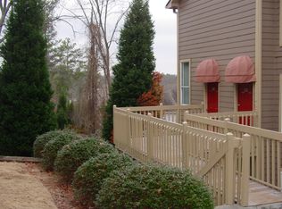 1011 Canyon Point Cir, Roswell, GA 30076