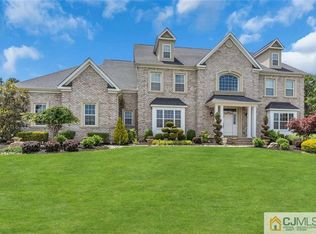 5 Princess Ct NE, Monroe Township, NJ 08831