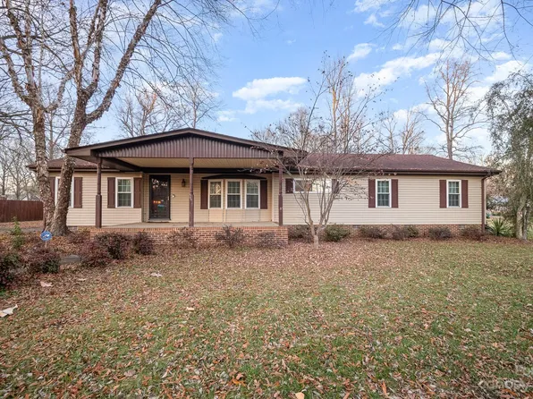 417 Autumn Dr, Harrisburg, NC 28075