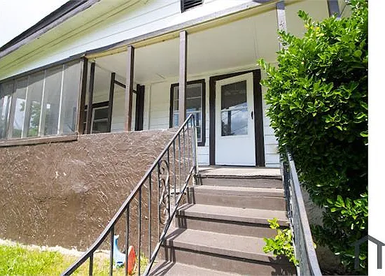 4 bed, 1710 sqft, $1,200 — Photo 2