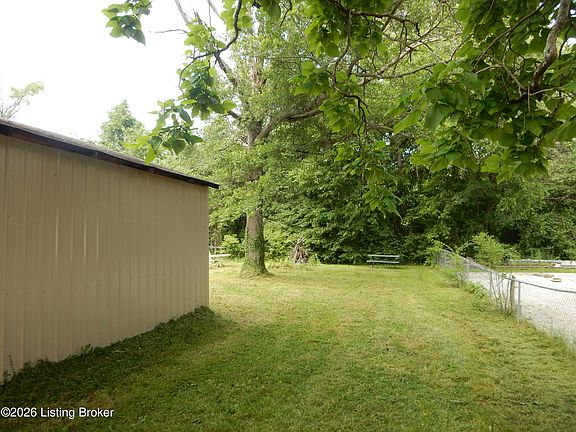 4th image of 386 Old Preston Hwy S