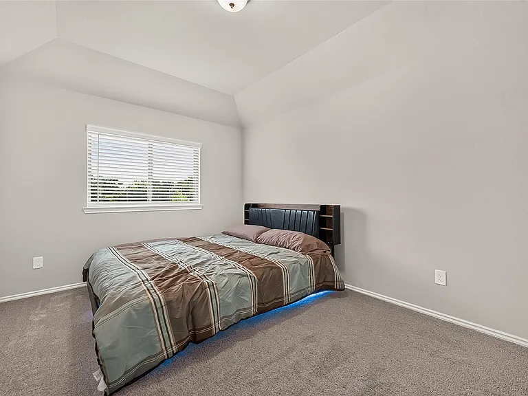 410 Mercury Sky Rd — Photo 46