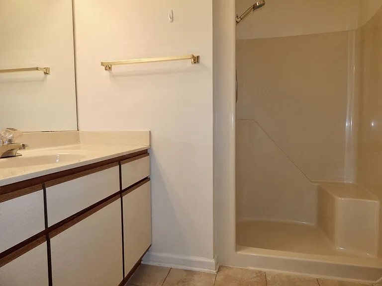 804 Abbey Cir — Photo 15