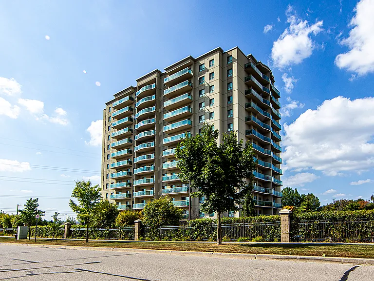 250 Lena Cres — Photo 11