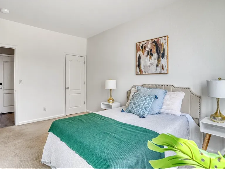 262 W Country Club Dr — Photo 24