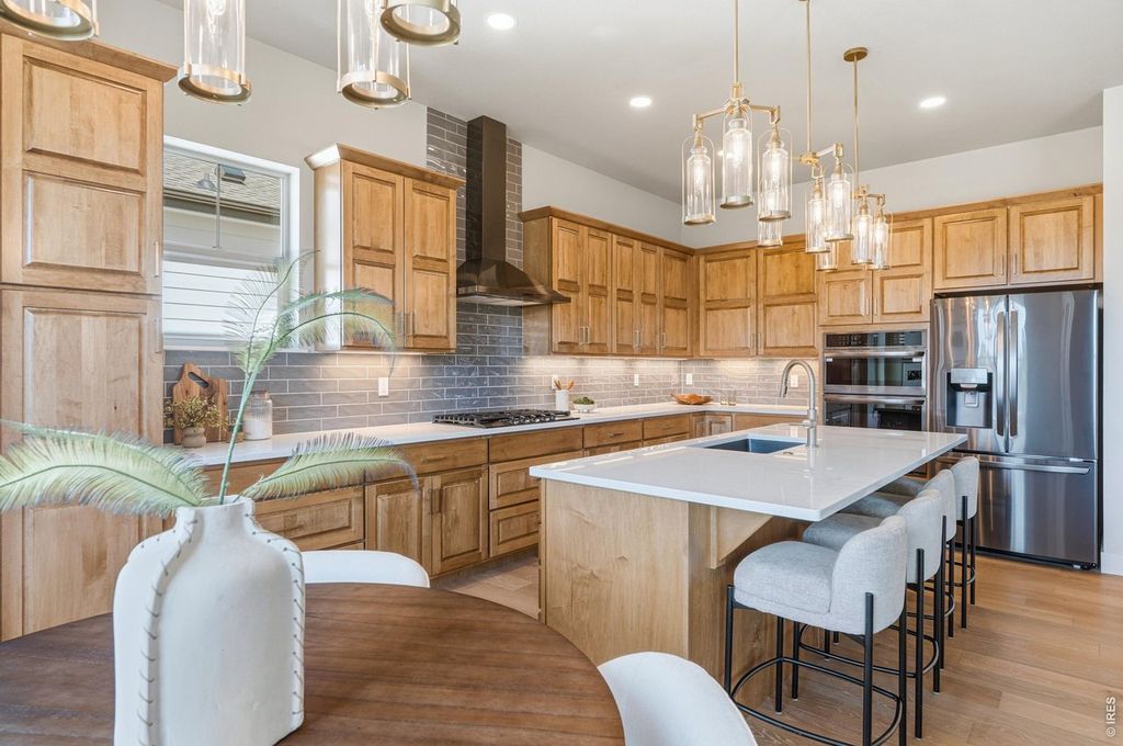 8467 Annapolis Dr