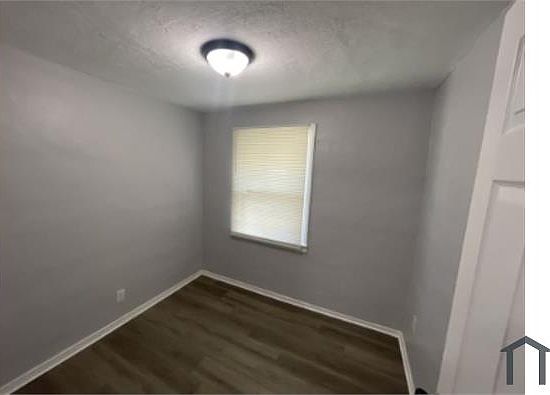 2nd image of 1560 W 19th St #1