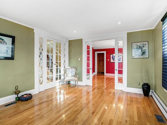 5th image of 625-627 Highland Ave