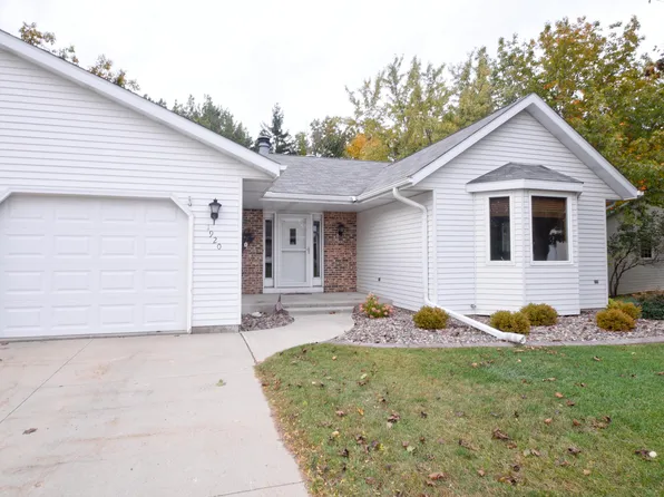 1920 Hilltop Dr, West Bend, WI 53095