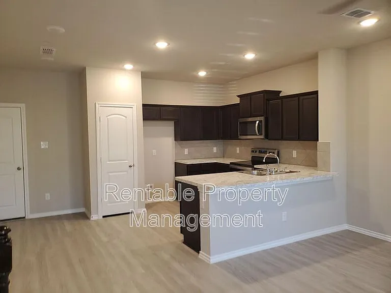 2920 Bluets Dr — Photo 5