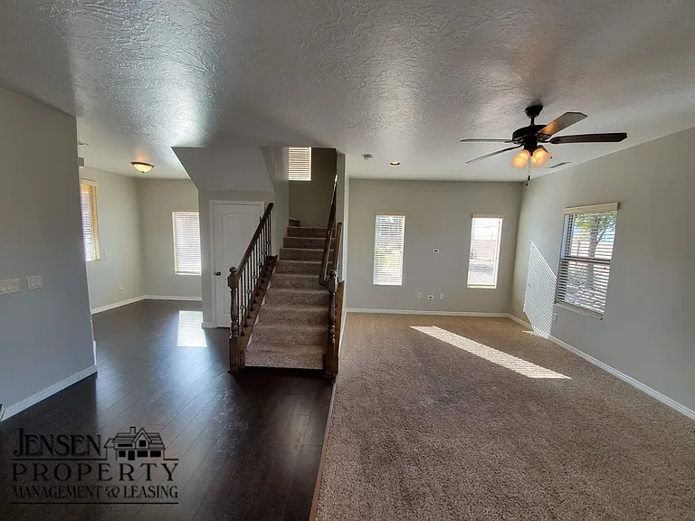671 N Bluffview Cir — Photo 10