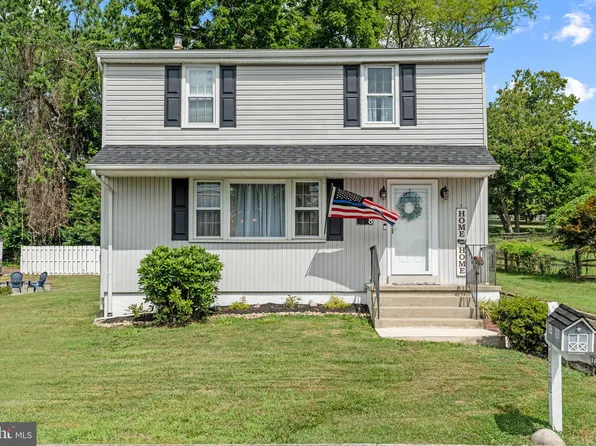 1828 Peach St, Upper Chichester, PA 19061