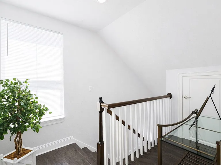 2131 Dumaine St — Photo 16