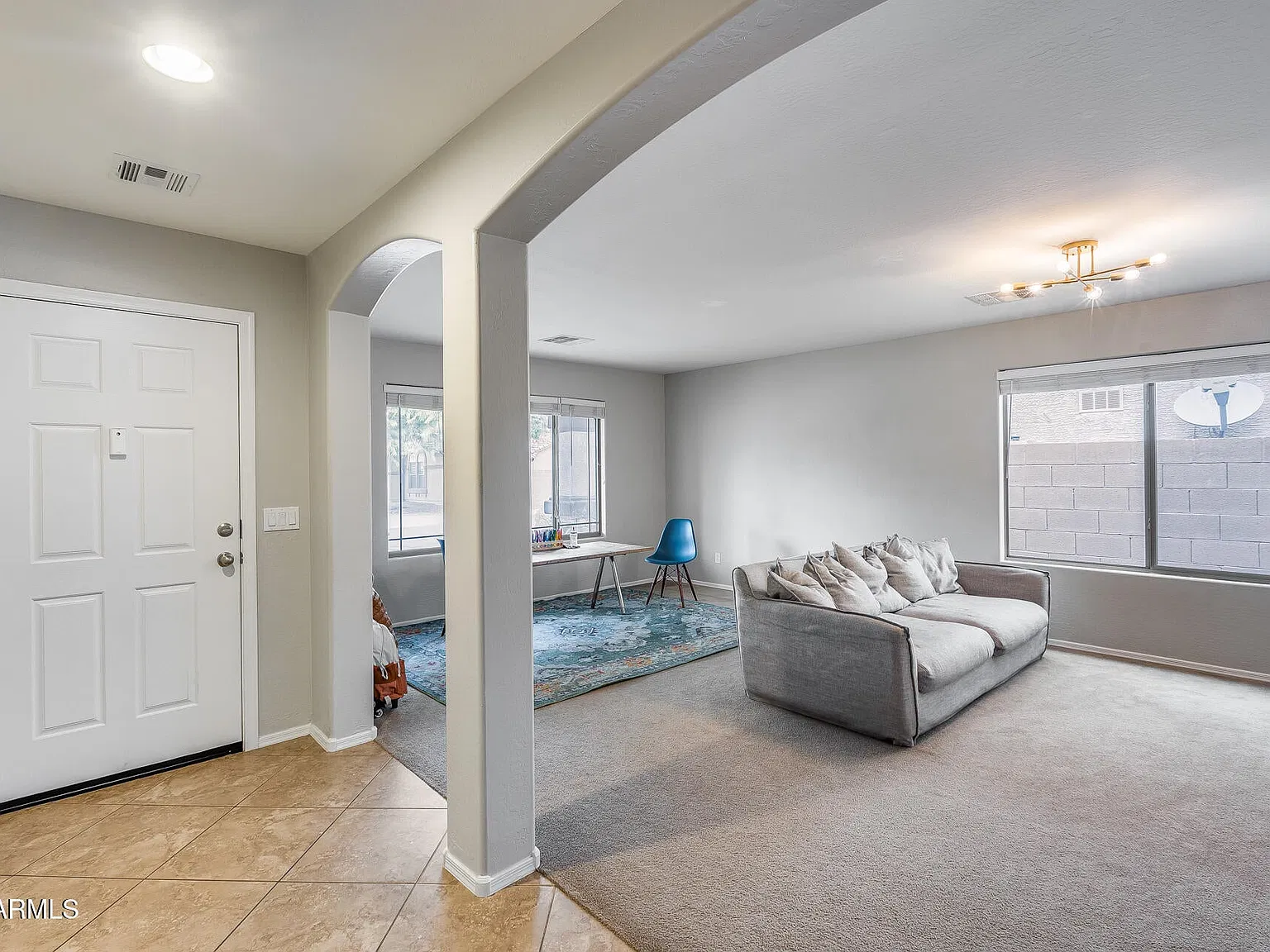 4 bed, 2044 sqft, $2,400 — Photo 4