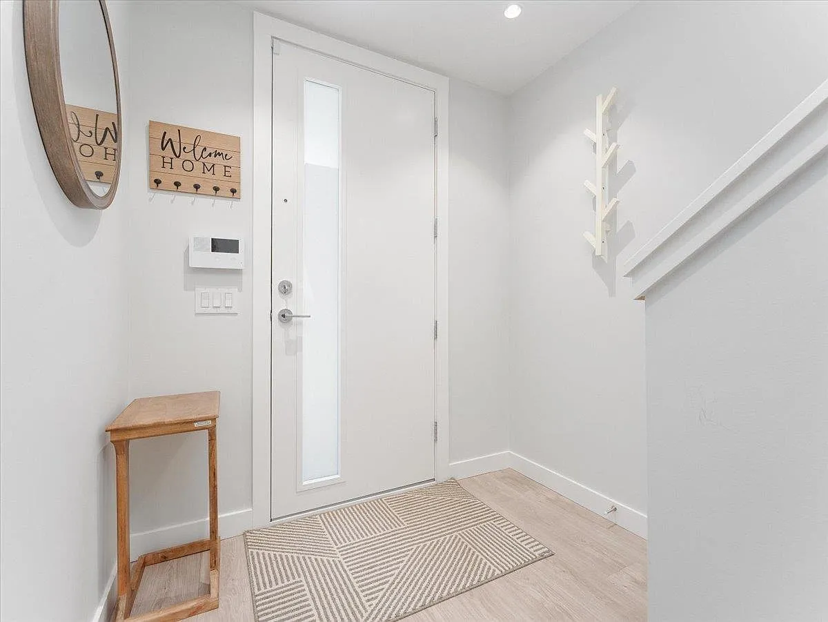3 bed, 1200 sqft, $5,000 — Photo 1