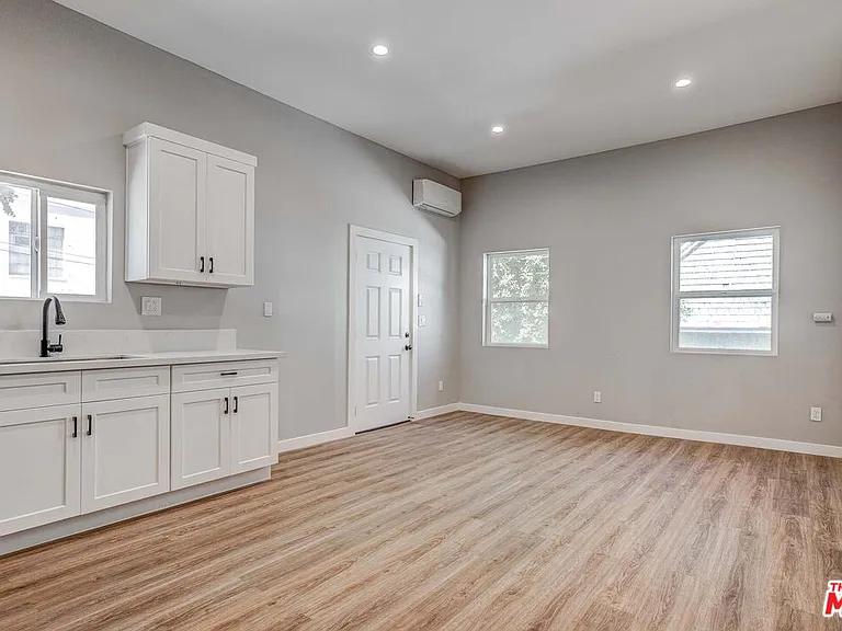 146 Witmer St — Photo 37