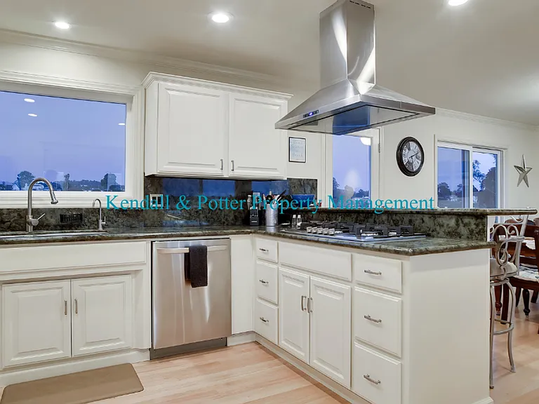 544 Cuesta Dr — Photo 33