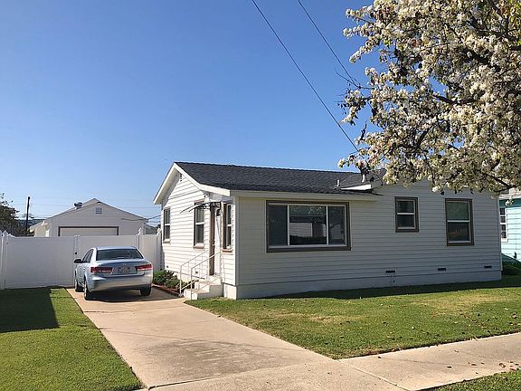 3rd image of 760 Twin Oaks Ave