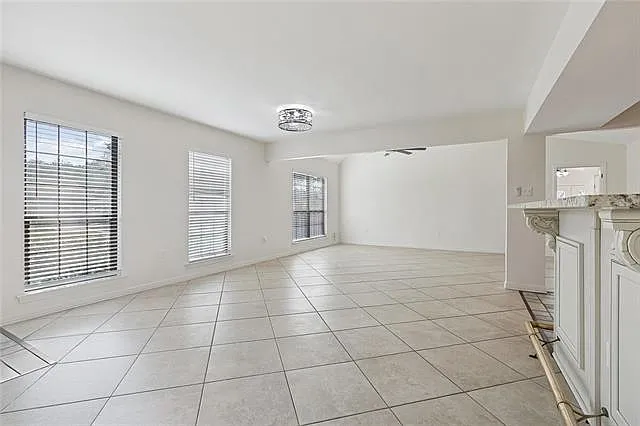3 bed, 2.5 bath, 1950 sqft, $3,000 — Photo 3