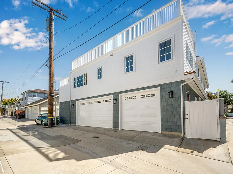 215 Poinsettia Ave #1/2 — Photo 37