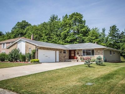 6730 Donna Rae Dr, Seven Hills, OH, 44131