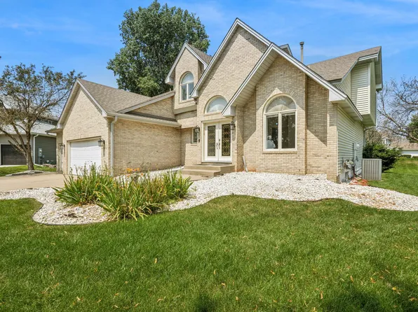 3832 Dunbar Ct, Minneapolis, MN 55443