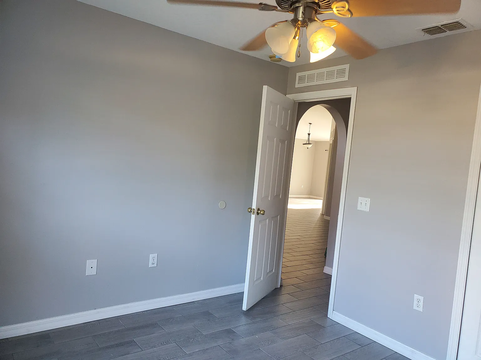 3 bed, 1443 sqft, $2,100 — Photo 3