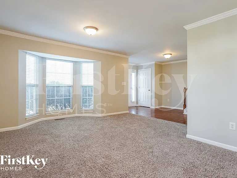 3211 Bardwell Rd — Photo 3