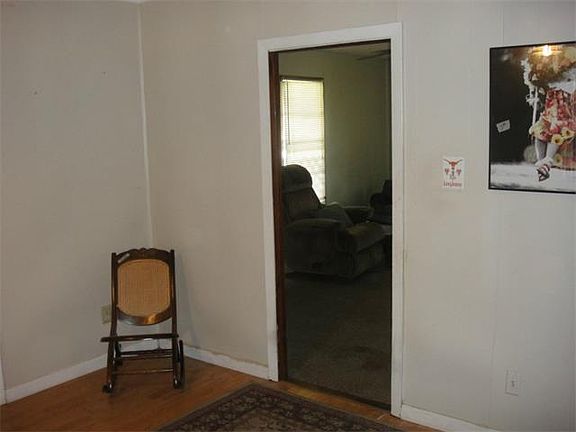 5th image of 201 Fawcett St