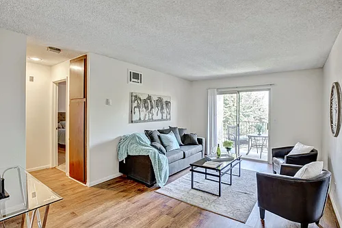 Del Mar Apartment Homes Photo 1