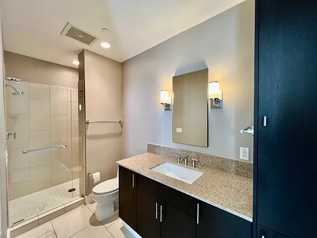 610 E Market St #2607 — Photo 8