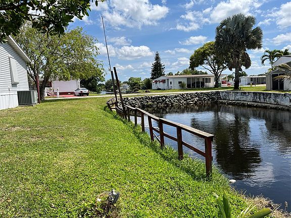 5th image of 2081 SW 84th Avenue