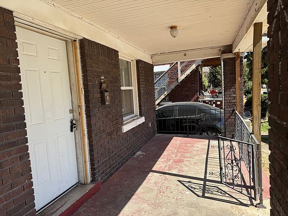 3rd image of 604 Lowell Ave